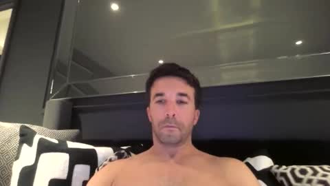 Snapshot of niciboi chatting on December 2025 08:05:02 PM James online show from December 2025 08:05:02 PM