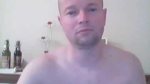 nick1990b online show from March 2025 08:05:01 PM