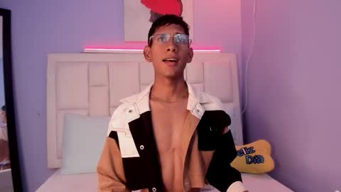 Snapshot of nick_collins20 chatting on February 2026 08:05:01 PM Nick online show from February 2026 08:05:01 PM