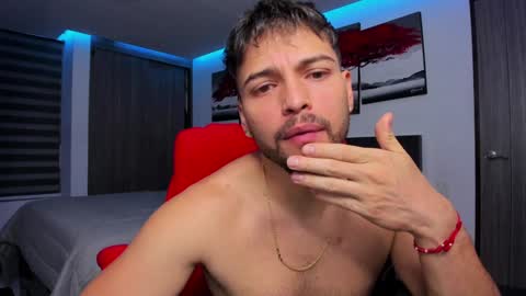 Snapshot of nick_klaus chatting on January 2025 01:18:02 AM Nick Klaus online show from January 2025 01:18:02 AM