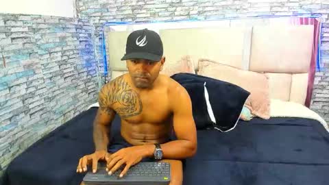 Snapshot of nick_wc chatting on November 2025 09:03:02 PM Nick online show from November 2025 09:03:02 PM