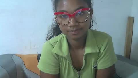 nickiqqyuu online show from June 2026 01:28:02 AM
