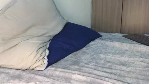 Nicolas              online show from February 2025 10:53:02 PM