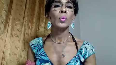 Snapshot of nicklamama chatting on October 2025 06:47:01 AM softnickla online show from October 2025 06:47:01 AM