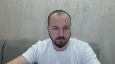 Julian online show from March 2026 10:28:01 PM