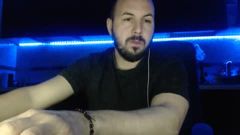 Julian online show from April 2026 10:18:01 PM