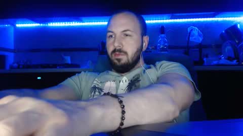 Julian online show from April 2026 11:24:02 PM