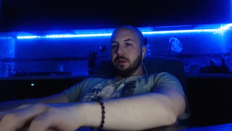 Julian online show from April 2026 10:31:02 PM