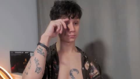 Snapshot of nicky_neal chatting on December 2024 12:50:01 AM Nicky Neal online show from December 2024 12:50:01 AM