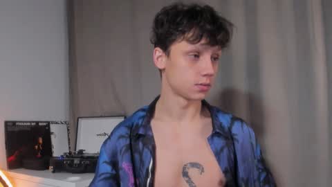 Snapshot of nicky_neal chatting on December 2024 03:49:01 AM Nicky Neal online show from December 2024 03:49:01 AM