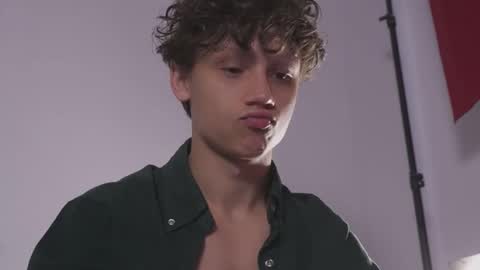 Snapshot of nicky_neal chatting on September 2025 11:31:02 AM Nicky Neal online show from September 2025 11:31:02 AM