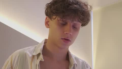 Snapshot of nicky_neal chatting on October 2025 12:33:02 AM Nicky Neal online show from October 2025 12:33:02 AM