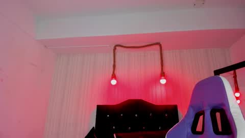 nicky_pop online show from October 2025 06:46:02 PM