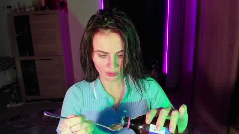 Snapshot of nicky_weekends chatting on January 2025 10:28:02 PM Nicky Weekends online show from January 2025 10:28:02 PM