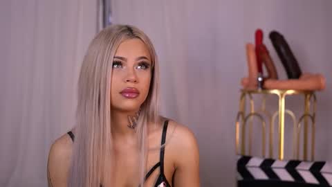 Snapshot of nickybennz chatting on September 2025 05:47:02 PM Nicky online show from September 2025 05:47:02 PM