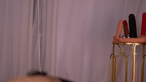 Snapshot of nickybennz chatting on October 2025 05:45:02 PM Nicky online show from October 2025 05:45:02 PM