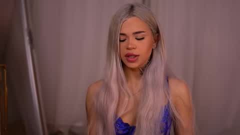 Snapshot of nickybennz chatting on October 2025 05:53:01 PM Nicky online show from October 2025 05:53:01 PM