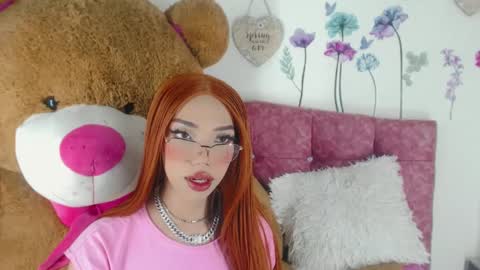 Snapshot of nickynoa chatting on February 2025 09:39:01 PM Nicky online show from February 2025 09:39:01 PM