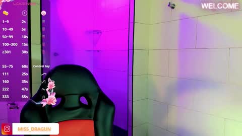 Snapshot of nickynoa chatting on October 2025 04:13:02 AM Nicky online show from October 2025 04:13:02 AM