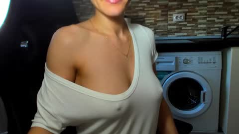 Nicky online show from February 2025 12:48:02 PM