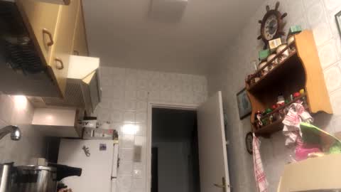 Nico online show from September 2025 07:46:02 PM