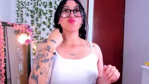 Nico online show from September 2025 12:05:01 AM