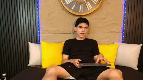 nico_monroet online show from April 2026 08:55:01 PM