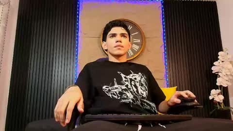 nico_monroet online show from April 2026 09:35:01 PM