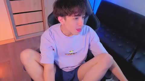 Nicolas online show from October 2025 08:09:02 PM