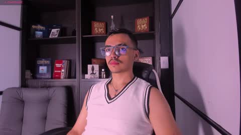 Snapshot of nicokingg_ chatting on November 2025 01:33:02 AM Nico King online show from November 2025 01:33:02 AM