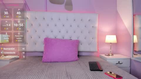 Nicol  online show from November 2025 04:34:02 AM