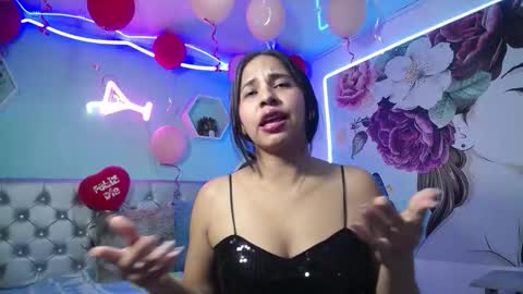 Snapshot of nicol_ross19 chatting on February 2026 09:55:01 PM nicol_ross19 online show from February 2026 09:55:01 PM