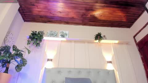 Snapshot of nicol_snow chatting on December 2024 01:16:02 PM Your baby Nicol online show from December 2024 01:16:02 PM