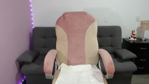 Snapshot of nicol_storm chatting on November 2025 11:04:02 PM nicole Storm online show from November 2025 11:04:02 PM