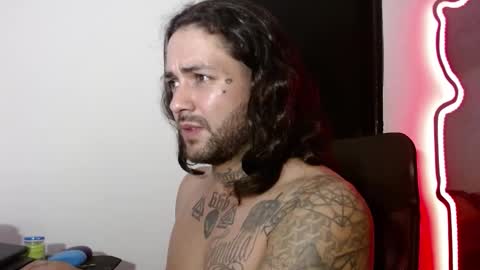 nicolas online show from January 2025 05:06:02 AM