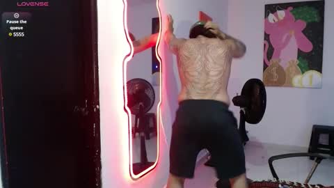 nicolas online show from January 2025 06:09:02 AM