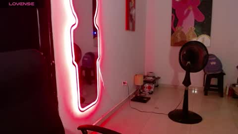 nicolas online show from January 2025 02:08:01 AM