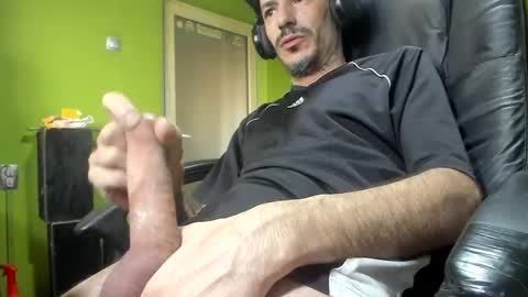 Snapshot of nicolasguy chatting on April 2026 06:25:01 AM L. Nicolas online show from April 2026 06:25:01 AM