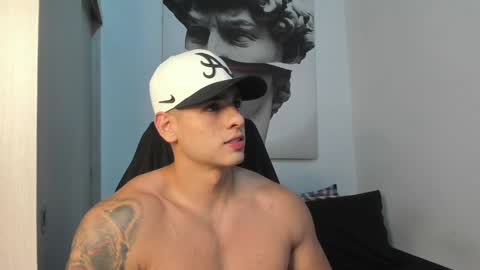 Snapshot of nicolasmuscle chatting on December 2024 04:42:01 AM Andres online show from December 2024 04:42:01 AM