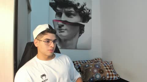 Snapshot of nicolasmuscle chatting on December 2024 07:32:02 PM Andres online show from December 2024 07:32:02 PM