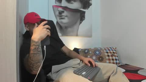 Snapshot of nicolasmuscle chatting on December 2024 06:37:02 AM Andres online show from December 2024 06:37:02 AM