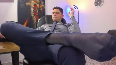 Nicolas Fellener online show from October 2025 05:39:02 AM