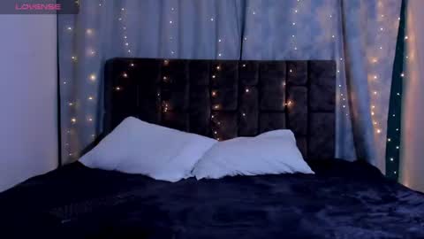 nicolastorres__ online show from June 2026 07:22:01 AM