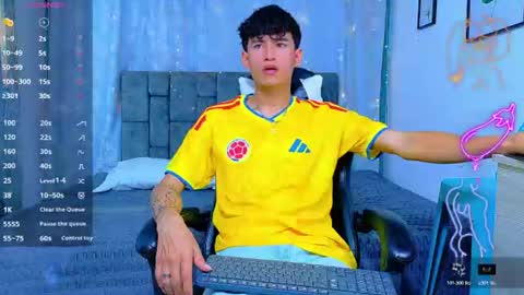 nicolastorres__ online show from July 2026 02:09:02 AM