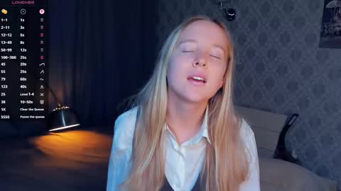 Snapshot of nicolavanderbie chatting on September 2025 05:49:01 PM Nicoletta online show from September 2025 05:49:01 PM