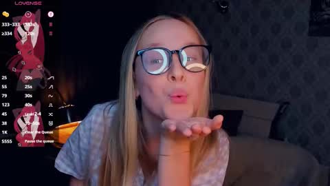 Snapshot of nicolavanderbie chatting on October 2025 05:34:01 PM Nicoletta online show from October 2025 05:34:01 PM