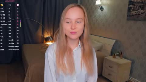 Snapshot of nicolavanderbie chatting on November 2025 06:07:01 PM Nicoletta online show from November 2025 06:07:01 PM