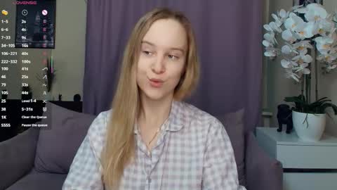 Nicoletta online show from March 2026 06:54:01 PM