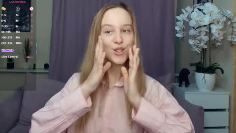 Nicoletta online show from March 2026 06:34:02 PM