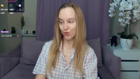 Nicoletta online show from March 2026 06:57:01 PM